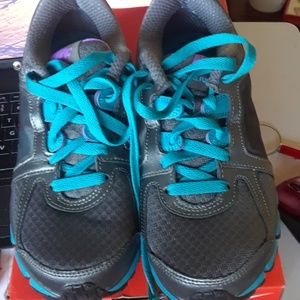 Nike Wmns Dual Fusion St 2 Sneakers